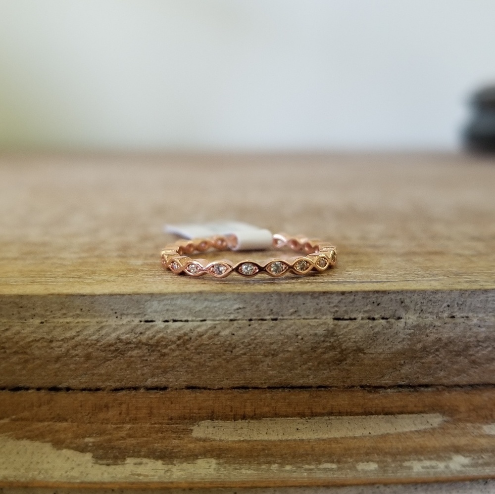 14kt Rose Gold Eternity Wave Band